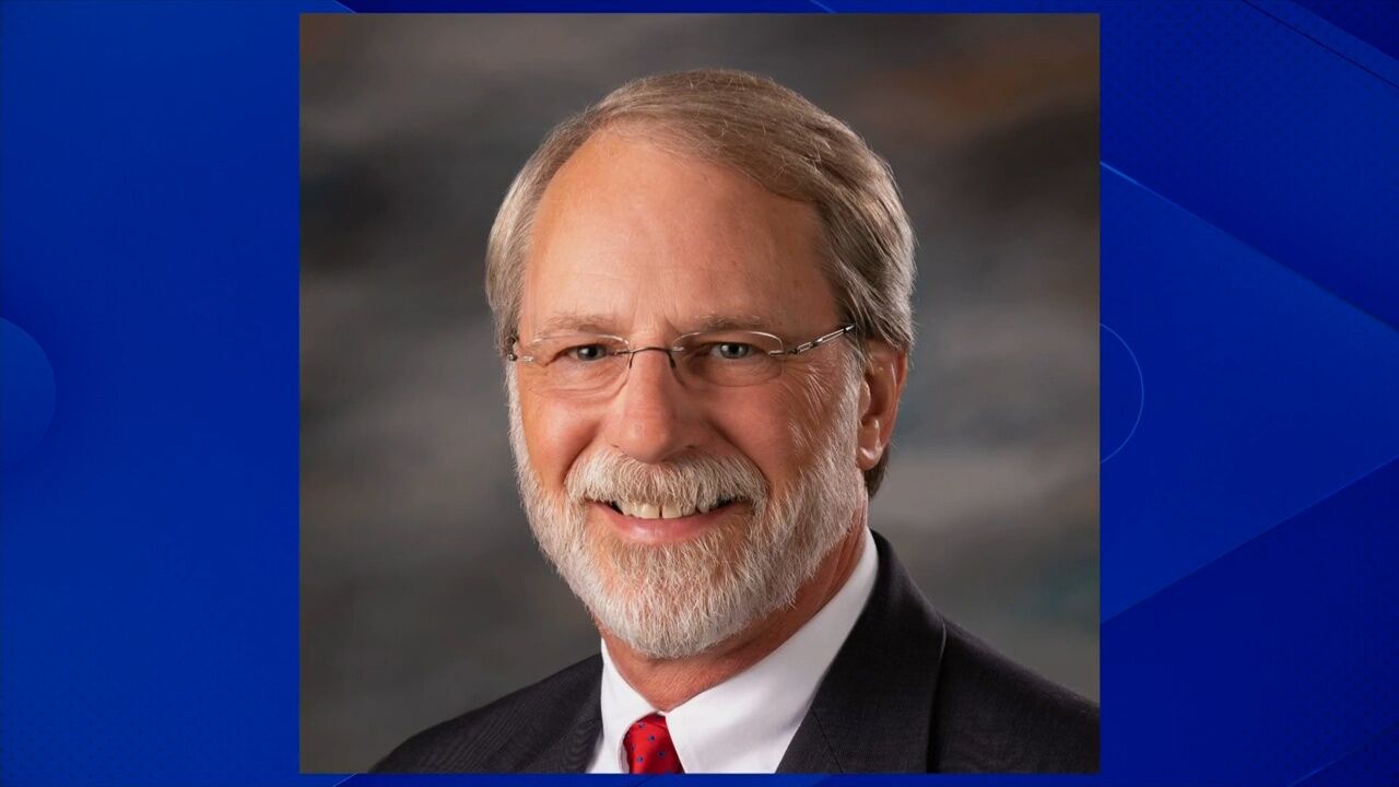 Long-time Executive Director of Hamilton County 911 team retiring after decades of service